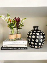 Load image into Gallery viewer, Melbourne Vase
